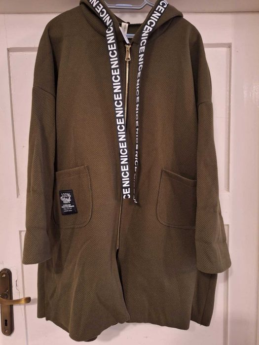 Płaszczyk z kapturem . Świetny. Khaki. 124 biust.
