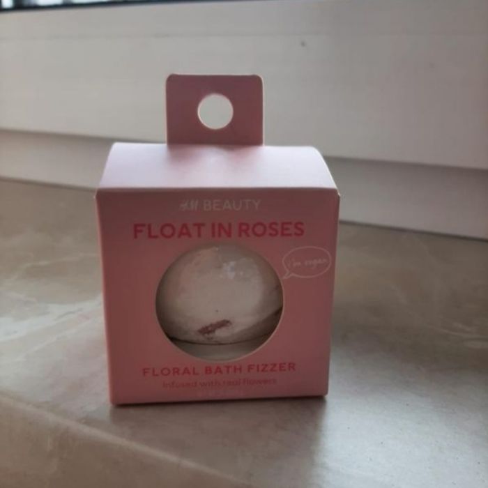 Бoмбoчка д ля ванни H&M.