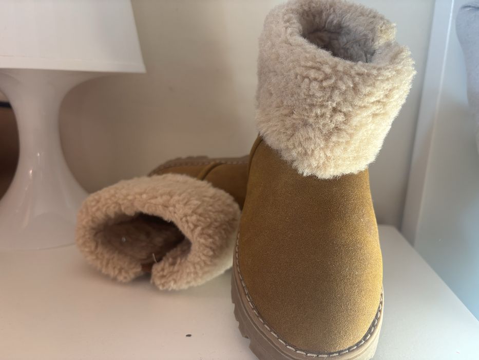 botas muito pouco usadas, com pelo no interior, tamanho 26 da Zara