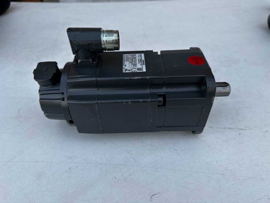 Siemens SIMOTICS S-1FK7 synchronous motor 1fk7042-2af71-1rb0