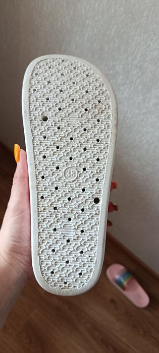 Продам женские шлёпки