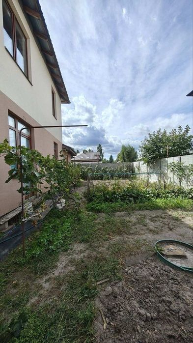 Продаж будинку з гаражем  в Ворзелі Бучанський район можна під ЄОселю