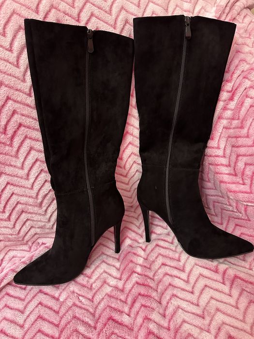 Botas cano alto pretas - pele de pessego (37)
