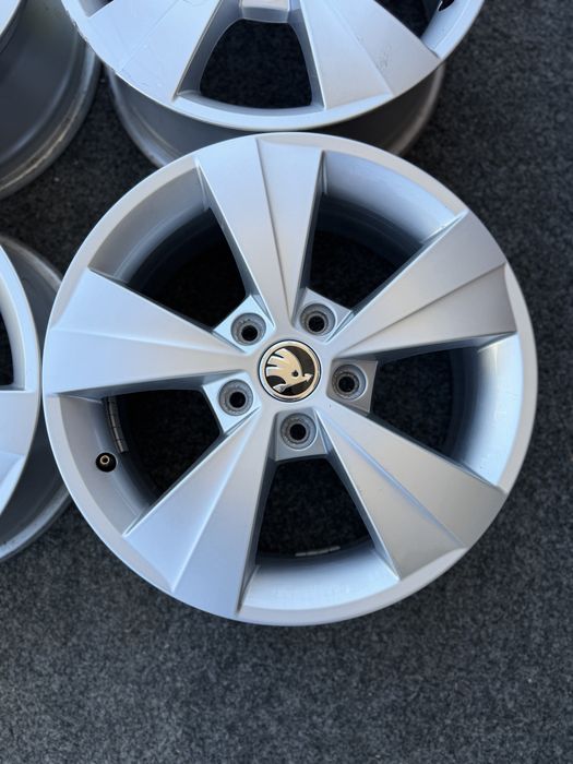 Диски R16 5/112 skoda Octavia A7 A8 Superb Karoq VW Golf  Passat Seat