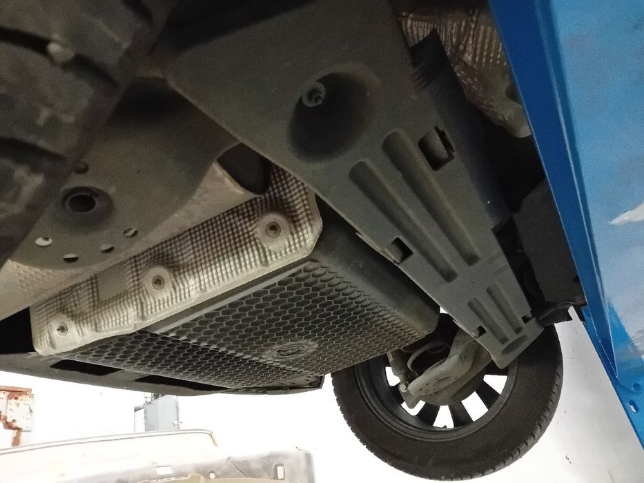 Eixo traseiro tambor FORD Puma (J2K, CF7)