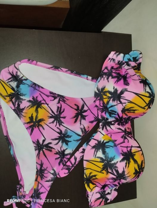 Bikinis tropical