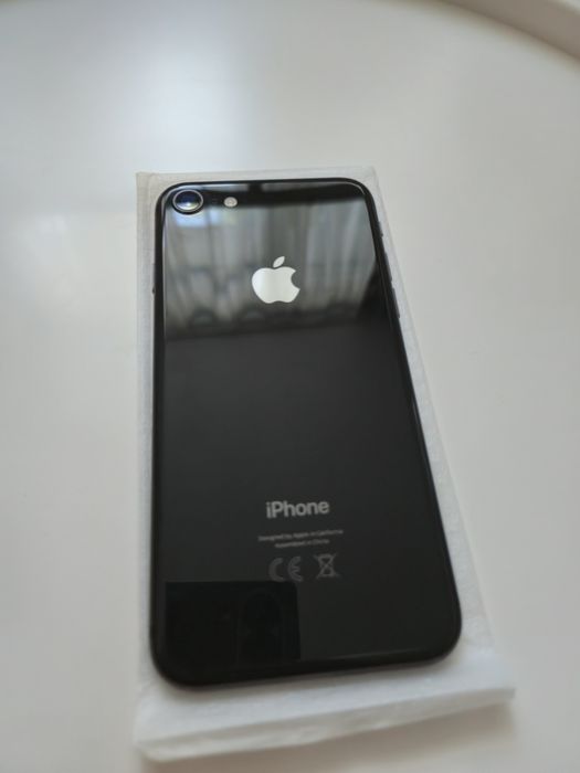 iPhone 8 256 GB – sprawny, 74% baterii