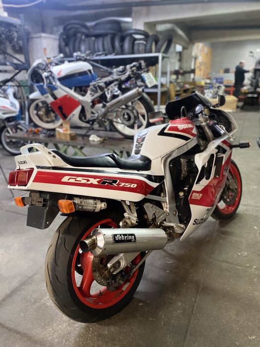 Suzuki GSXR 750 de 91