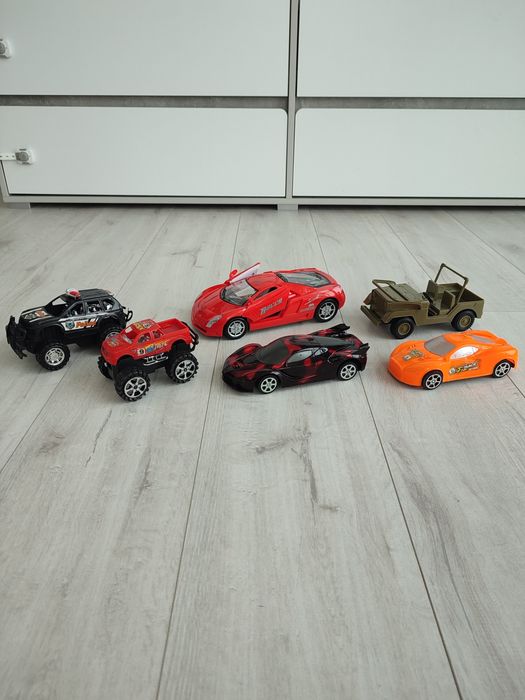 Набір іграшкових машинок (6 шт) — джип, спорткари, поліція | гарний стан