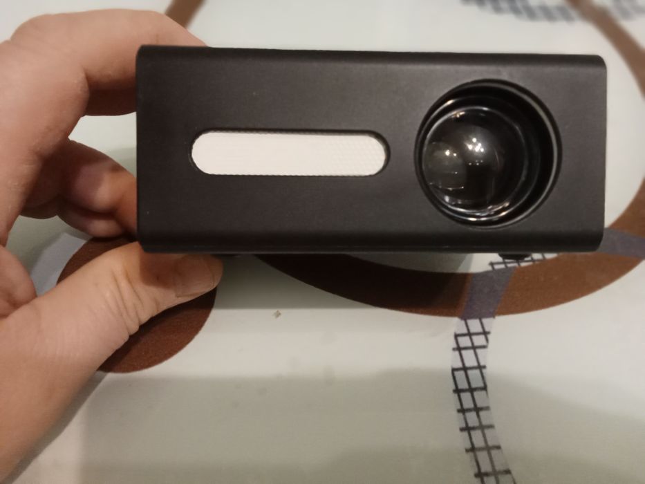 Продам міні проектор