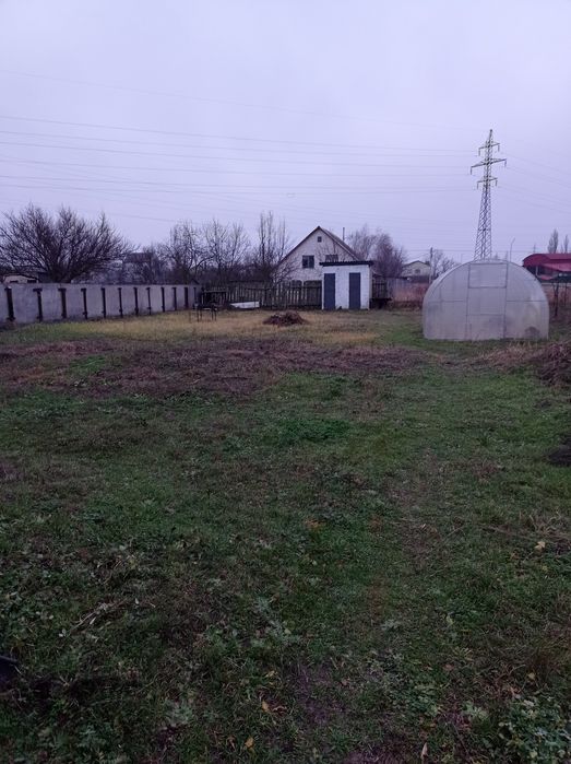 Новий будинок в передмісті Чернігова.