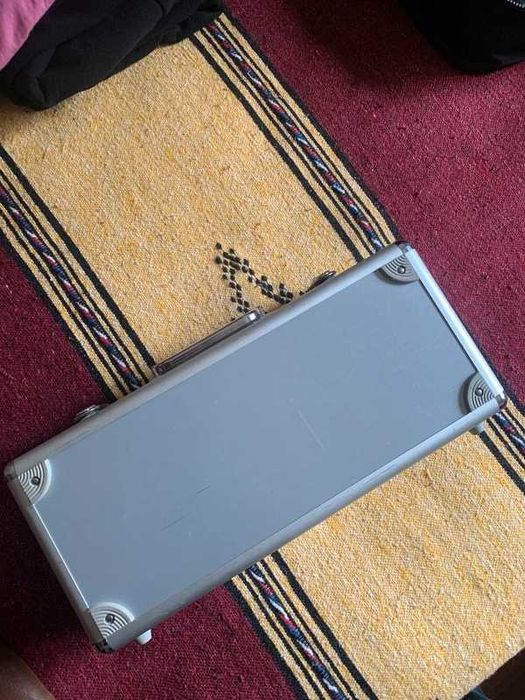 Mooer - Pedalboard - Firefly M6 - For 6 Micro Guitar Pedals. Metal light case.