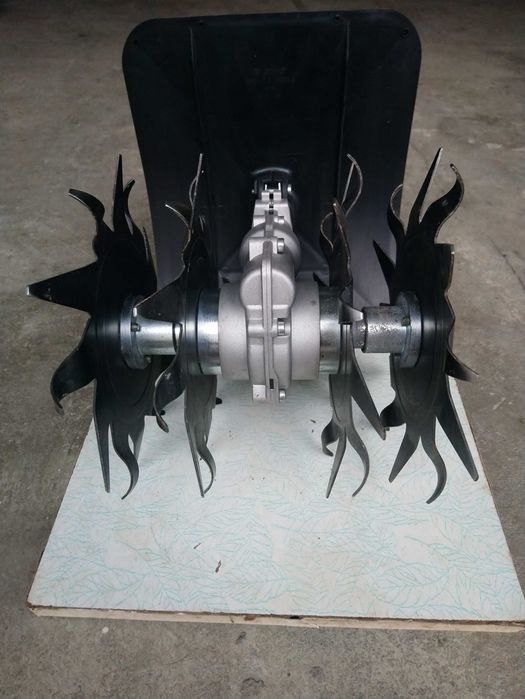 Stihl BF-KM комбі-насадка ґрунтофреза