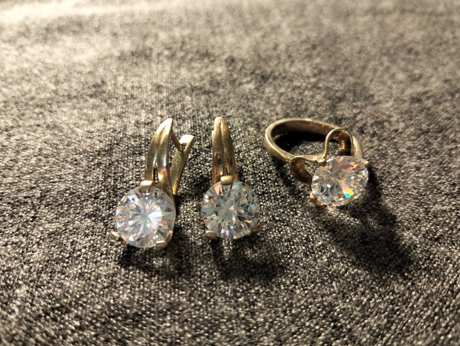 Сережки срібні з каменем