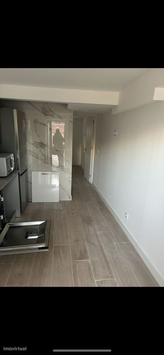T1 Pronto a Habitar em Queluz com Segurança
