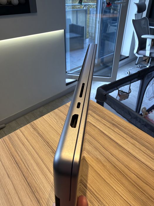 Apple MacBook pro M1 pro 92% bateria