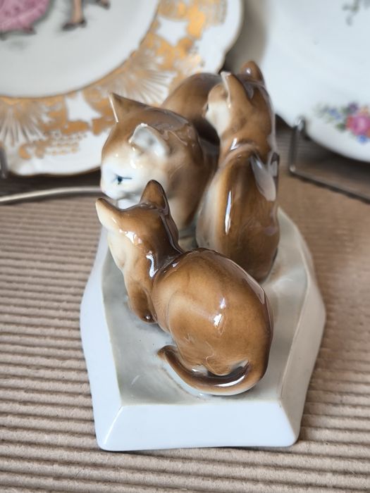 Figurka koty piękna stara porcelana sygnowana