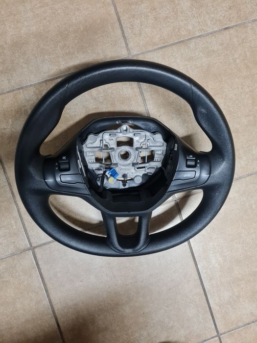 Kierownica Peugeot 208, 2008. Stan BDB.