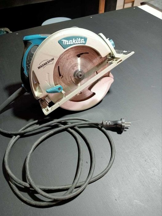 Serra  circular Makita 5008MG