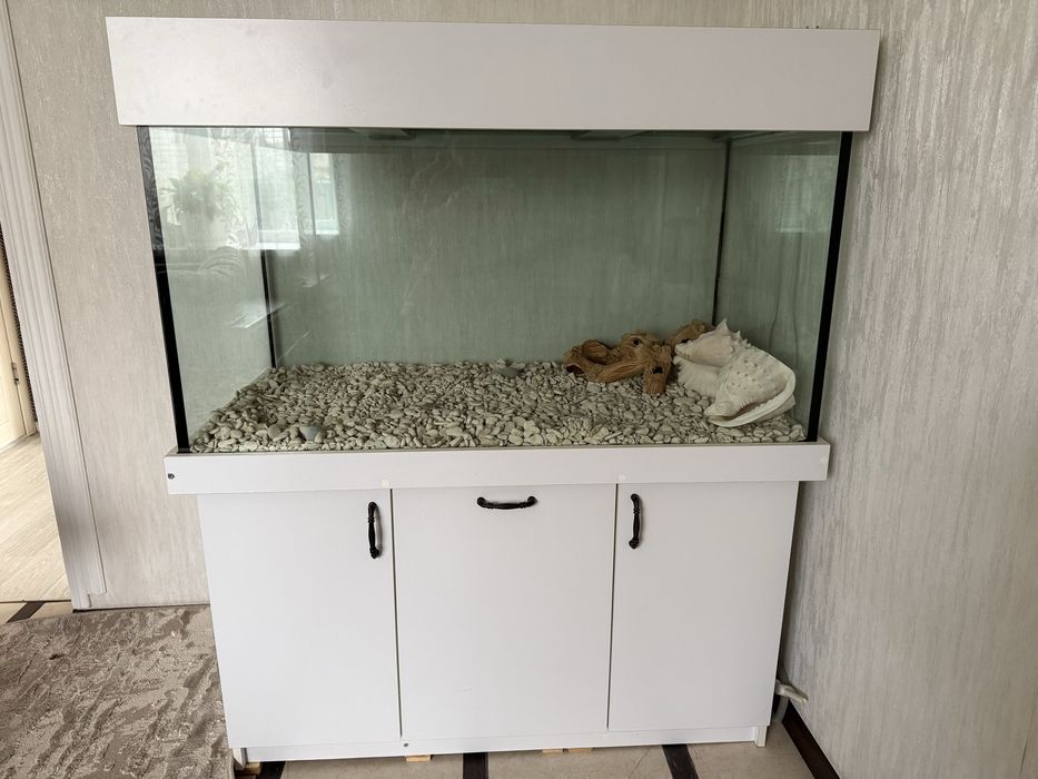 Продам акваріум 350 літрів .