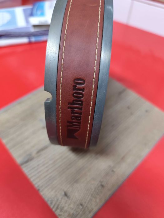 Cinzeiro grande em metal Marlboro