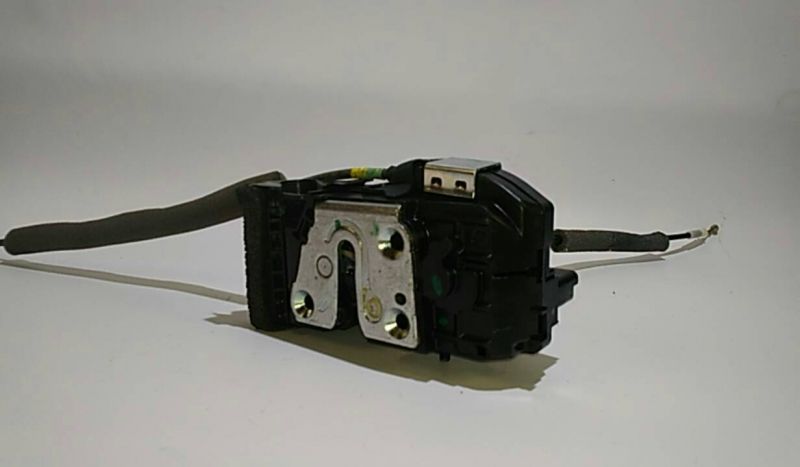 Fechadura / fecho porta trás direito NISSAN Juke (F15)