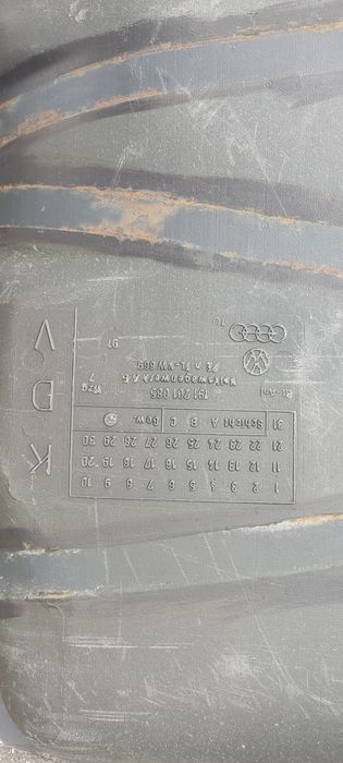Zbiornik paliwa VW Golf II MK2 silnik 1.8