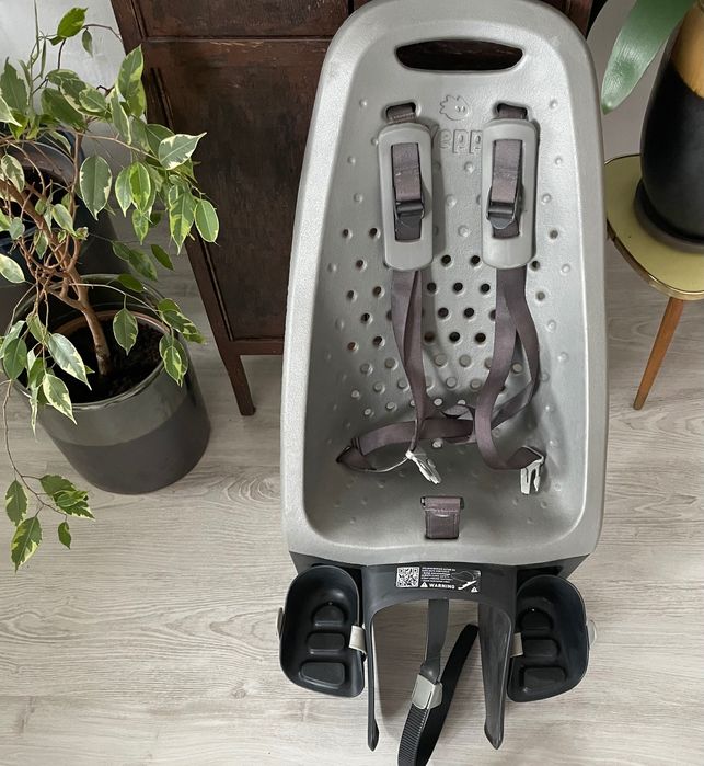 Fotelik Yeep Maxi na rower na bagażnik rowerowy Thule