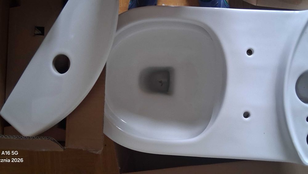 kompakt WC - nowy- system Wirowy, firma CERSANIT