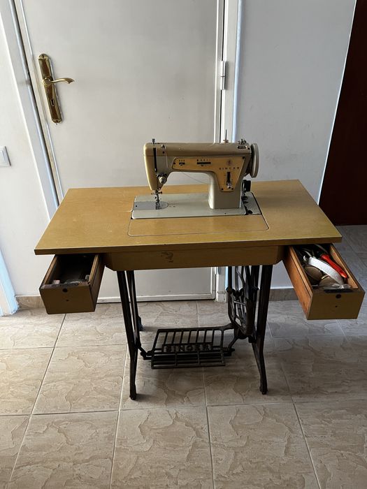 Maquina de costura da Singer