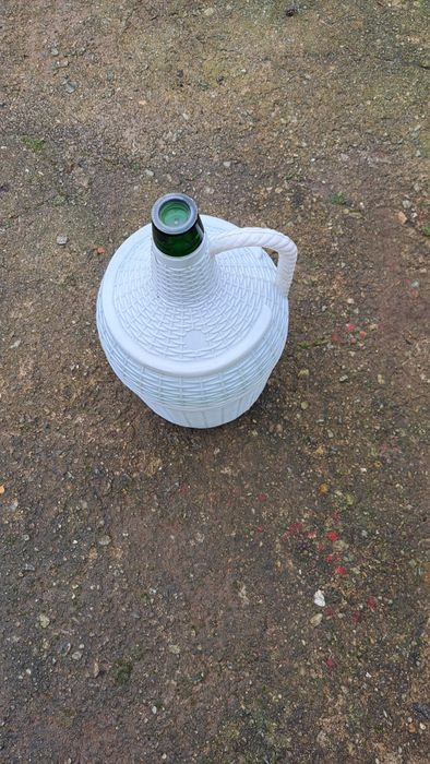 Garrafões em bom estado