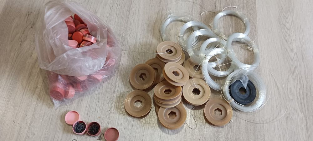 Рыбацкие снасти крючки и леска