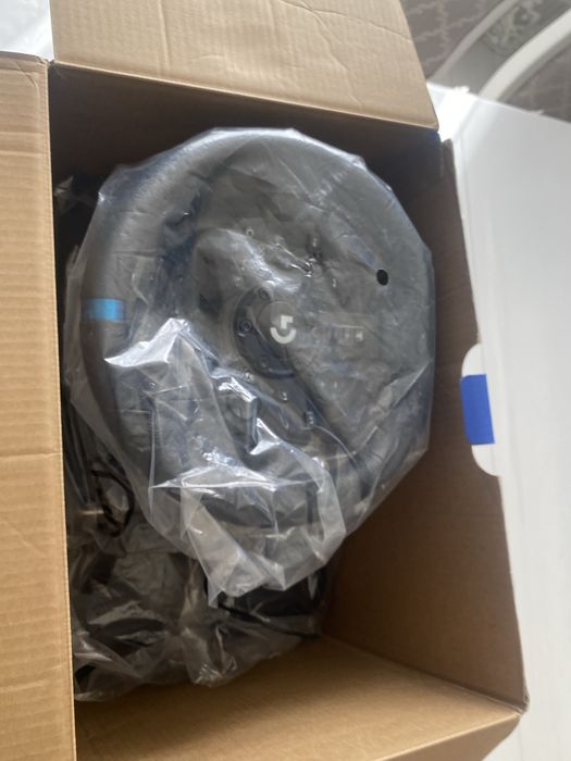 Продаю руль logitech g923 б/у