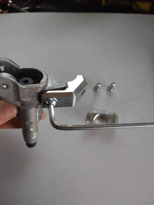 Zestaw naprawczy ułamanego mocowania pompy brembo bracktec ktm