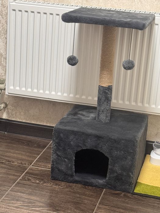 Продам домик с когтеточкой