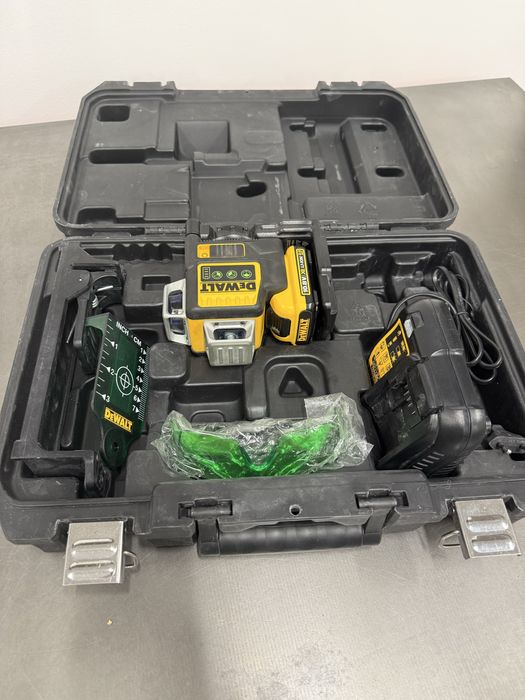 Laser krzyżowy zielony DeWalt DCE089G