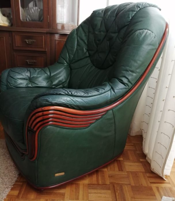 Sofá Cadeirão Cadeira Poltrona em Couro Sala