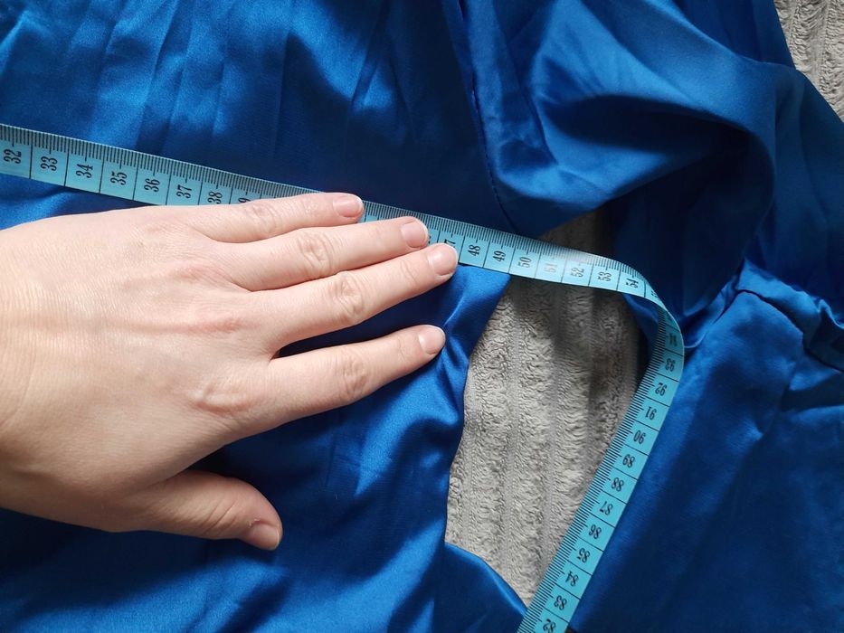 Sukienka satynowa szlafrokowa M/L