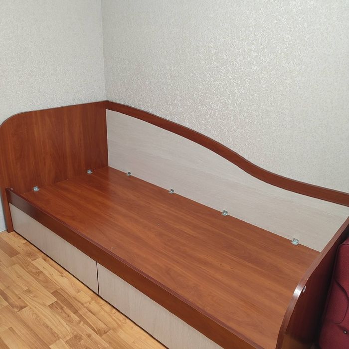 Ліжко з матрасом