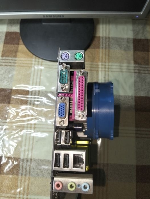 Материнська плата: Foxconn 865G7MF-SH (Socket LGA775)