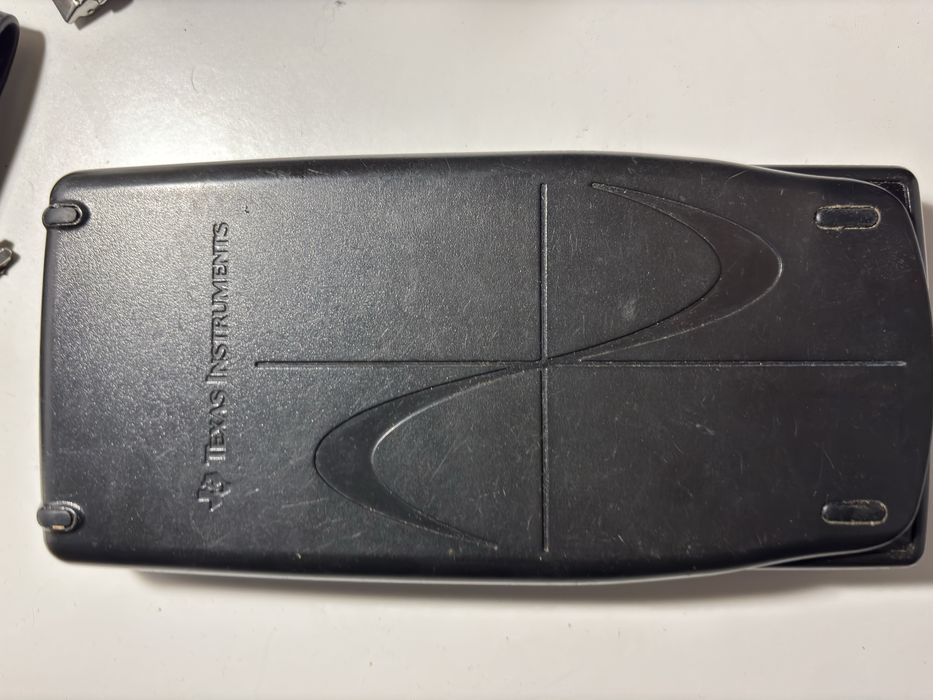 Calculadora Texas Instruments TI-83 Plus