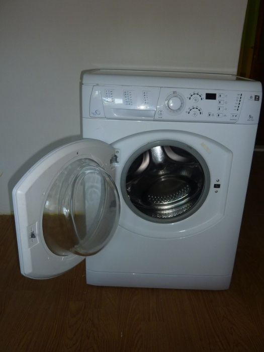 Ariston  Pralka Na  części 5Kg ARSF 1290