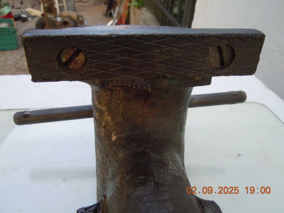 Imadło stołowe ślusarskie 125 mm rozwarcie 135 mm polskie Bison