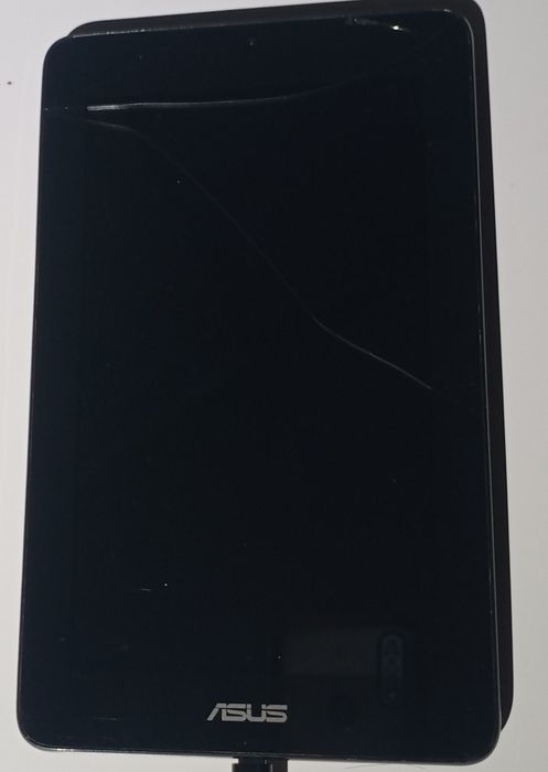 Tablet Asus prawie nieużywany.