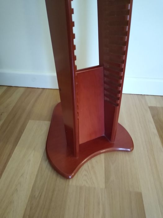 Estante para CDs em madeira