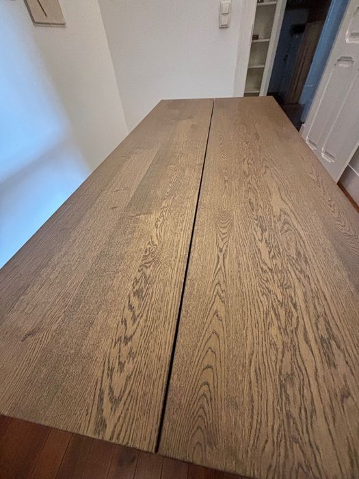 IKEA brand new oak dining table 220×100 (seats 6–8)