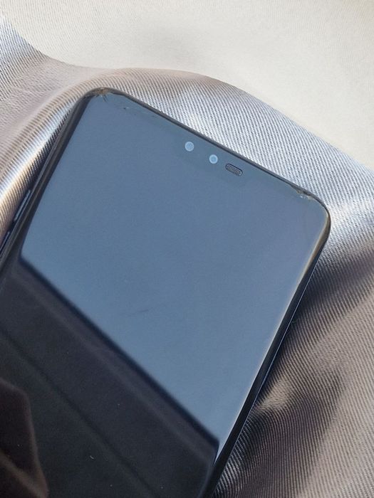 Телефон LG V40 6/64gb