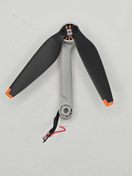 DJI Mini 3 – ramię prawy tył | z nowego drona