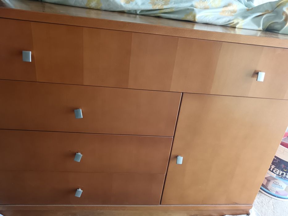 cómoda madeira cerejeira