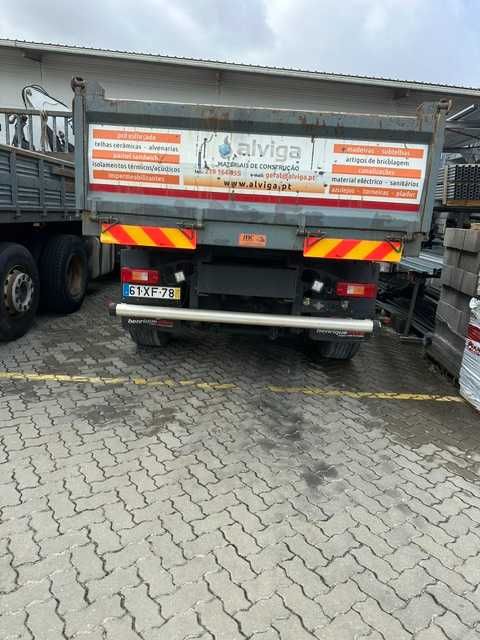 Volvo Fm 12  410 cv  pesada caixa automática com báscula tribasculante e grua